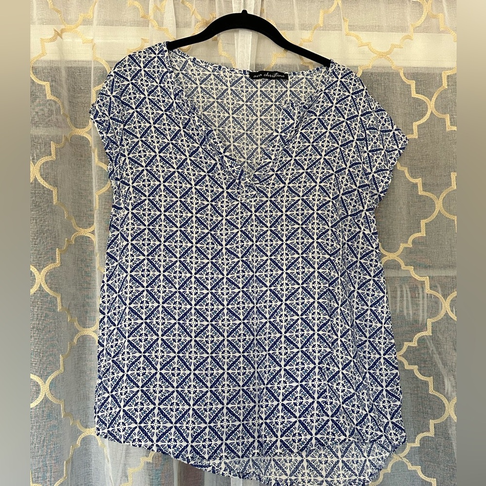 Ava & Viv Blue and White Geometric Print Blouse